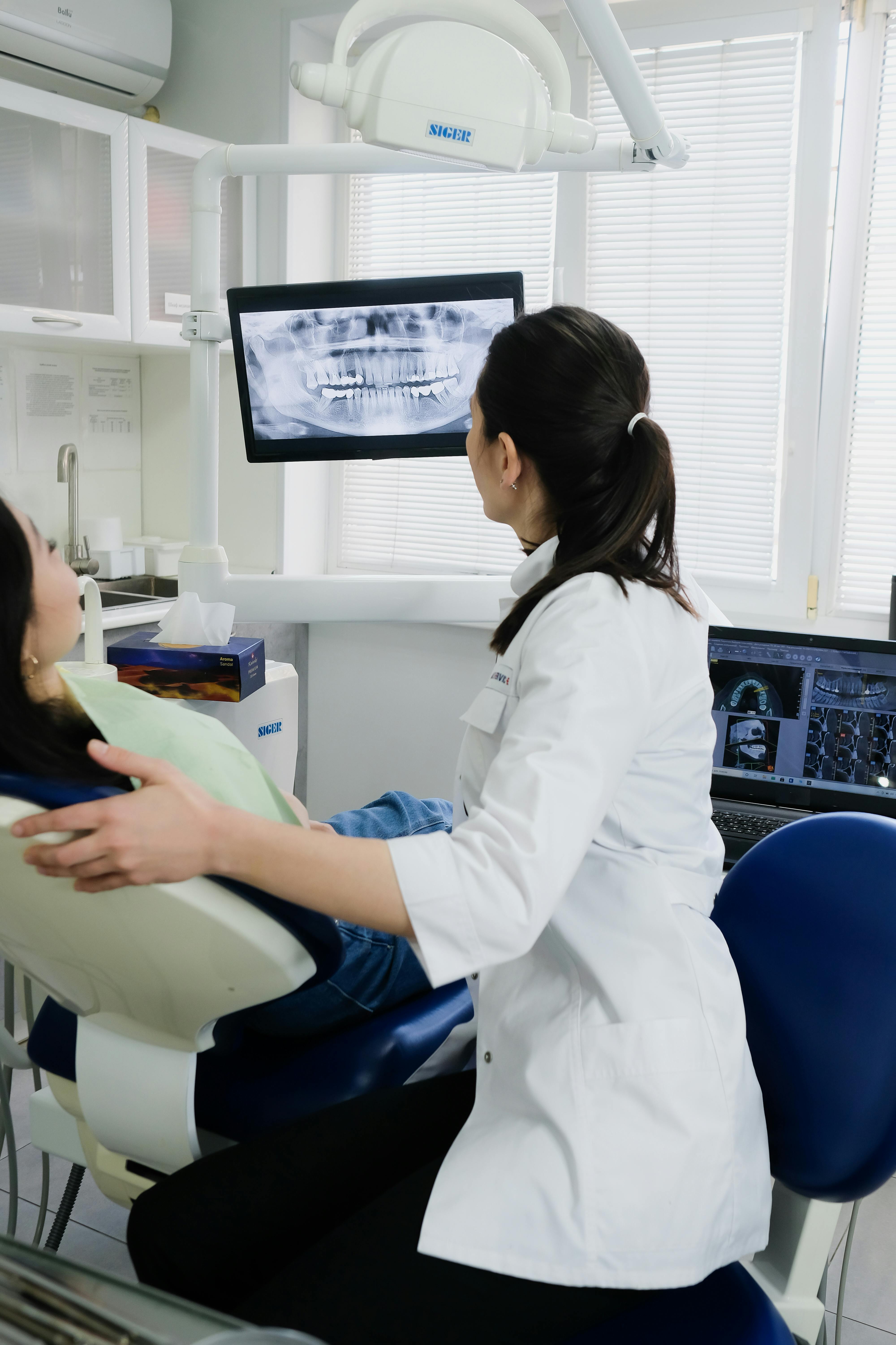 Clínica odontológica em atendimento
